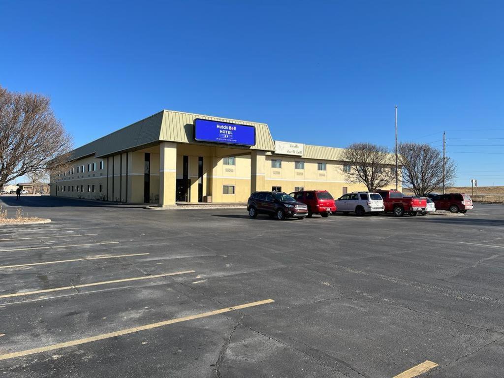 Hutchi Bell Hotel South Hutchinson Exterior photo